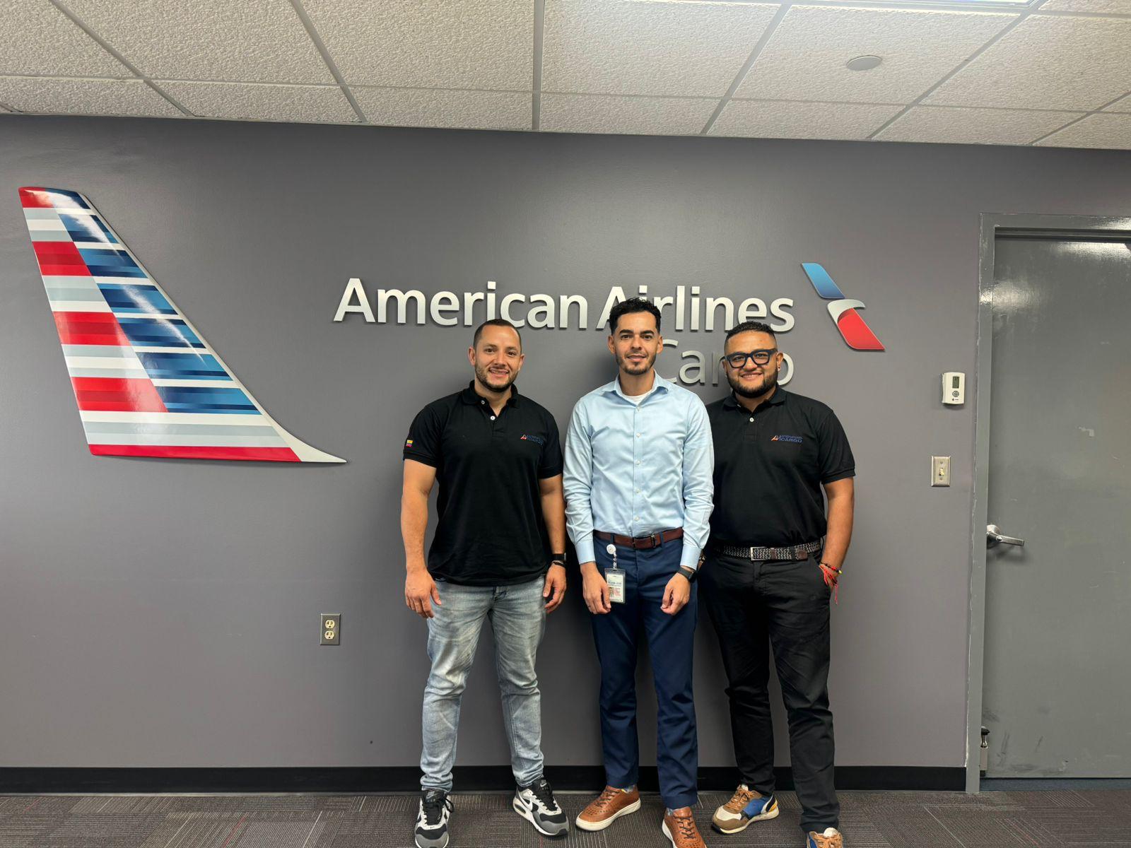 Equipo AM Cargo en oficinas de American Airlines Cargo