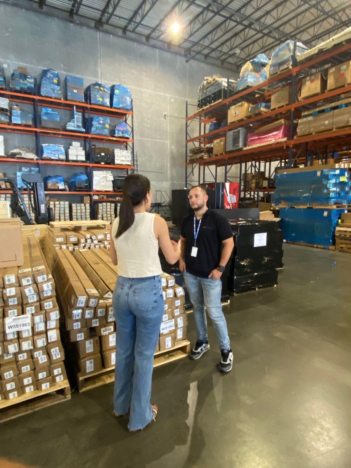 Reunión con aliado en bodega