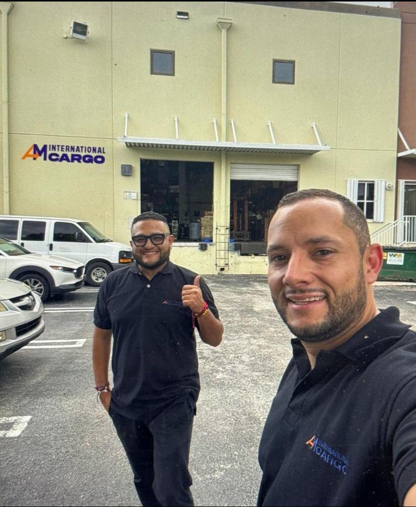 Fachada de la bodega AM International Cargo en Miami